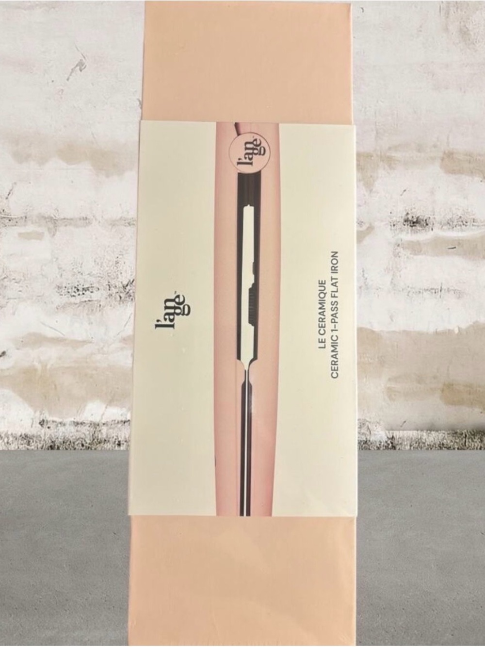 l'ange Le Ceramique Ceramic 1-Pass Flat Iron - Pink/Black
NEW IN SEALED BOX